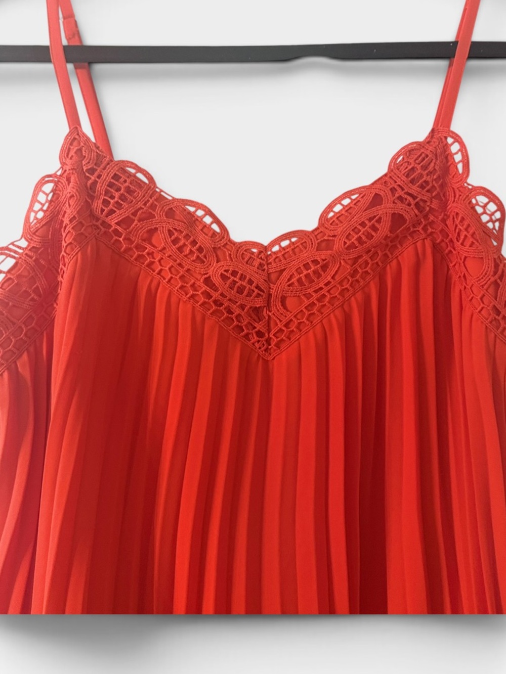 💥💥💥Gianni Bini💥Pleated Crochet Lace-Trim Mini Dress💥Lightweight💥Elegant💥💥💥 - Picture 6 of 7